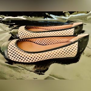 Bruno Magli Italian leather two tone flats w/ black patent leather toes & heels